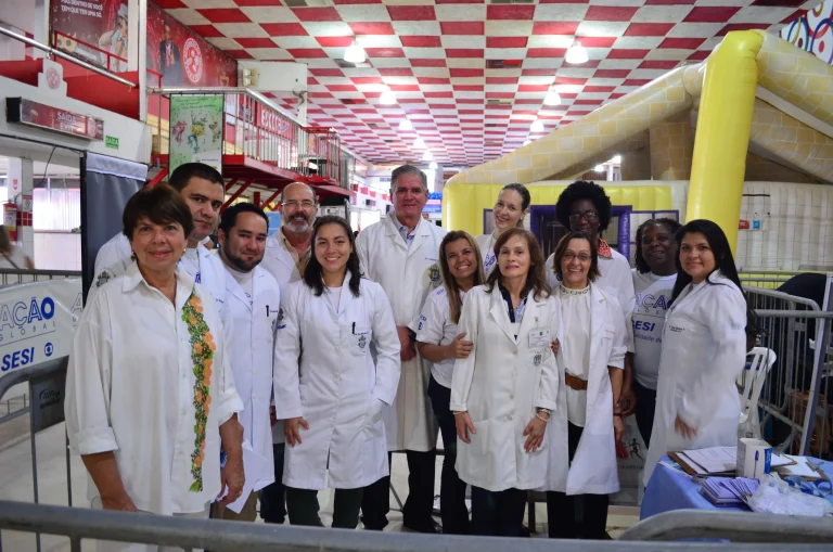 Professores e alunos da MEDPUC realizaram mais de 300 consultas na Ação Global