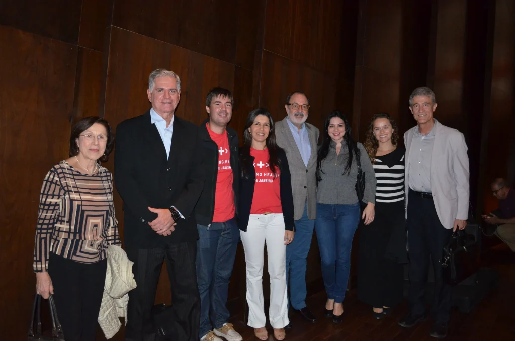 Alunos da PUC-Rio ganham prêmio máximo no Hacking Health