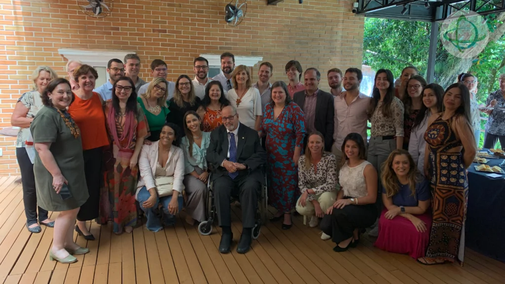 Prof. Sérgio Novis, fundador da Neurologia na PUC-Rio, reúne alunos, ex-alunos e professores